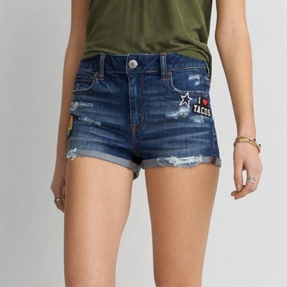 EXCELLENT DISTRESSED CONDITION SIZE 4 AMERICAN EAGLE HI-RISE CUFFED SHORTIE